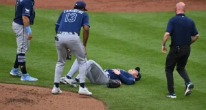O arremessador do Rays, Griffin Jax, teve um dia depois de ser atingido nas costas por um navio a 107 mph