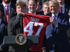 Donald Trump “não está feliz” por Fernando Mendoza ter faltado a uma visita à Casa Branca em Indiana