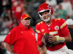 Chiefs HC Andy Reid discutiu os planos de Patrick Mahomes durante OTAs