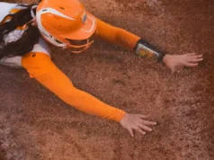 O softball do Tennessee ganhou o suficiente entre os 8 primeiros para sediar o NCAA Super Regional?