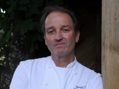As tensões aumentaram em torno do novo proprietário e chef executivo do restaurante com estrela Michelin – que lhe vendeu o local – em meio a alegações de padrões desiguais e comportamento “infantil”.