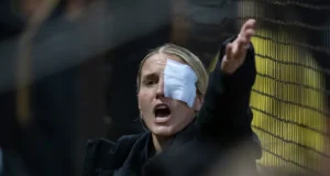 Lindsay Grein, do softball do Oregon, lesionou-se no olho; o que sabemos