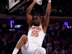 Ariel Hookporti avançou com Biggs dos Knicks em apuros no início do jogo 1