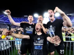 O técnico do Paderborn elogiou os jogadores após uma vitória “merecida” para selar a promoção ao Wolfsburg