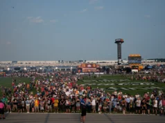 Corrida da NASCAR Truck Series em Nashville sob atraso devido ao clima