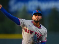 O Mets marcou 10 corridas em 15 rebatidas para vencer as Montanhas Rochosas por 10-5