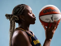 Contratou Toronto Tempo Yvonne Agem da WNBA para a escalação do campo de treinamento