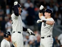 Os Orioles ficaram para trás cedo, nunca se recuperando da derrota por 7 a 2 para os Yankees