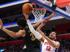 Ex-Vol marca 21 pontos no jogo 2 dos playoffs da NBA entre Pistons e Cavaliers