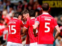 Os sonhos do Wrexham na Premier League estão em espera depois de terem sido eliminados dos play-offs. Promoção segura de Ipswich