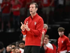 Nebraska premia equipe técnica de basquete após temporada impressionante