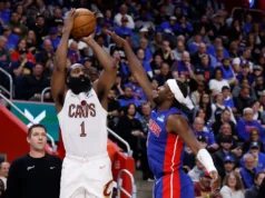 O ex-astro dos Sixers, James Harden, superou os Pistons e explodiu na liderança dos Cavs