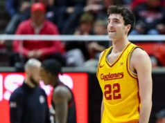 O ex-F Milan Momsilivok do estado de Iowa desiste do draft da NBA e permanece no portal de transferências da NCAA