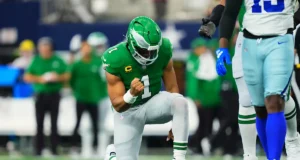 Nick Siriani elogiou a consistência de Jalen Hurts em meio a mudanças de treinador