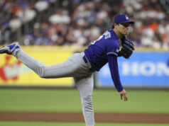 Os morcegos dos Dodgers acordam com a vitória de abertura da série contra os Astros