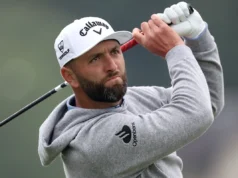 Campeonato PGA: Jon Rahm pede desculpas após bater no rosto de voluntário com torrão durante a rodada de abertura