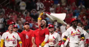O home run de 3 corridas e 10 entradas de Ivan Herrera leva os Cardinals a derrotar os Pirates