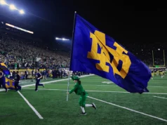 O futebol de Notre Dame ganha destaque com pelo menos quatro jogos noturnos