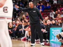 O basquete da Carolina do Sul recarrega o elenco com arremessos, tamanho e profundidade