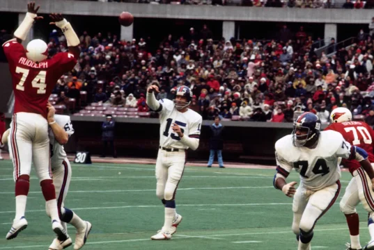 O ex-QB do New York Giants Craig Morton morreu aos 83 anos