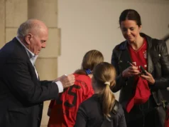 Uli Hoeneß nomeou o treinador do Estugarda, Sebastian Hoeneß, como possível futuro sucessor no Bayern.