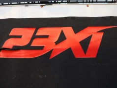 Funcionário da 23XI Racing demitido pela NASCAR por supostamente bater em alguém com um carrinho de golfe no Charlotte Motor Speedway