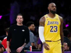 O técnico do Lakers, JJ Redick, diz que LeBron James recebe o ‘pior apito de qualquer craque’ depois que jogadores confrontam o árbitro