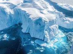O calor oculto do oceano continua a mover-se em direção às frágeis plataformas de gelo da Antártica