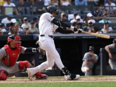 Bellinger e Chisholm acertaram home runs no 8º inning para dar aos Yankees uma vantagem de 6-1 sobre os Red Sox.