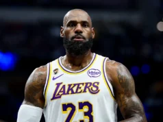 LeBron James retorna para a 24ª temporada da NBA, supostamente não jogará pelo Lakers