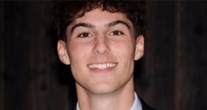 Estudante promissor, de 17 anos, que mora na Ilha dos Milionários, morre em acidente de lacrosse apesar de usar capacete