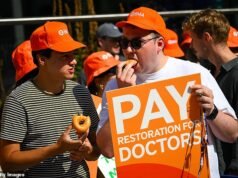 Acabar com a greve dos médicos residentes custará aos contribuintes 200 milhões de libras só este ano e poderá desencadear reivindicações mais dispendiosas de outros sindicatos.