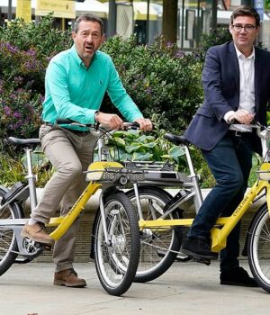 109349031-15899421-Andy_Burnham_and_cyclist_Chris_Boardman_launch_the_scheme-m-3_1781476816504.jpg