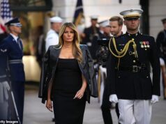 Melania Whitehouse surpreende de preto no evento do UFC enquanto nuvens escuras se acumulam na noite da luta