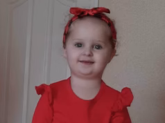 Menina de 3 anos morre de piolhos depois que os pais deixaram a infecção piorar tanto que a deixou anêmica