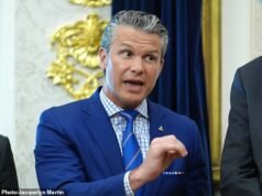 ‘Porque eu disse isso!’ O moral do Departamento de Defesa atinge o fundo do poço enquanto Pete Hegseth dá repetidamente respostas de quatro palavras a todos os críticos