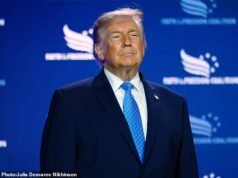 Donald Trump ameaça o Reino Unido com uma nova guerra comercial – adverte que poderia impor tarifas de 100 por cento aos gigantes da tecnologia em retaliação aos novos impostos