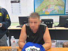 Um australiano foi preso sob suspeita de tentar fugir da Tailândia depois que o corpo de uma menina de 17 anos foi encontrado em uma mala perto dos trilhos do trem.