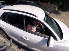 ‘Aproveite seus seis pontos!’ Odiando motoristas, aviso de ciclismo ‘pseudo polícia’ revela motorista verificando o Instagram ao volante