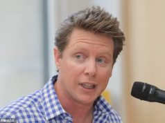 O investidor descalço Scott Pape alerta contra tendências perigosas que podem tirar US$ 200 mil do seu super