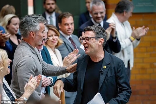 Jason Groves: O discurso de Burnham foi uma visão do passado da Grã-Bretanha enquadrada como o seu futuro. Ele está levando seu partido de volta aos dias de Neil Kinnick – e as impressões digitais de Ed Miliband estão por todo o seu prospecto de esquerda.