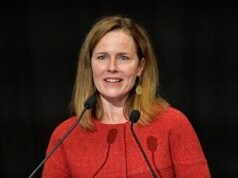 Insiders de Trump esfaqueiam a juíza Amy Coney Barrett após decisão da Suprema Corte
