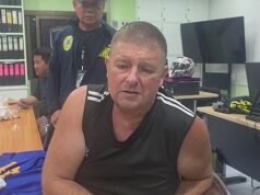 ‘Muito gordo.’ ‘Sim, eu gosto de asiáticos’: postagens sujas de motorista de caminhão vêm à tona quando ele é acusado de assassinar uma adolescente tailandesa e enfiar seu corpo em uma mala