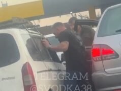 As guerras nos postos de gasolina aumentam em toda a Rússia à medida que motoristas desesperados brigam por causa da diminuição dos suprimentos – enquanto a Ucrânia destrói as instalações petrolíferas de Putin