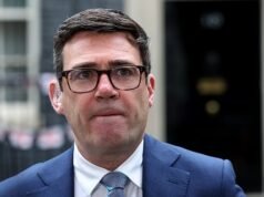 Os deputados trabalhistas alertaram Andy Burnham que a sua abordagem “manchesterista” corre o risco de minar o apoio no campo e no sul pobre.
