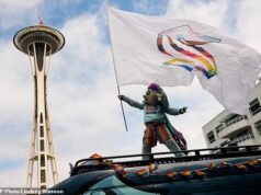 Transexuais chocados com bandeira palestina na Parada do Orgulho LGBT de Seattle