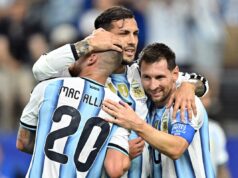 Quem se classificou para a fase eliminatória e qual time foi eliminado da Copa do Mundo?
