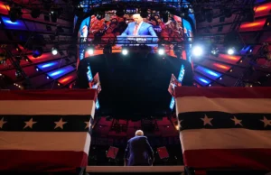 Nova York impõe segurança rígida enquanto Trump se torna o primeiro presidente dos EUA a comparecer ao jogo das finais da NBA