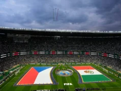 Cantos homofóbicos estão de volta na partida do México contra a República Tcheca na Copa do Mundo