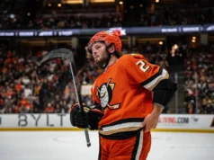 NHL Trade Tracker Live: Quem mudou de time no fim de semana do draft de 2026?